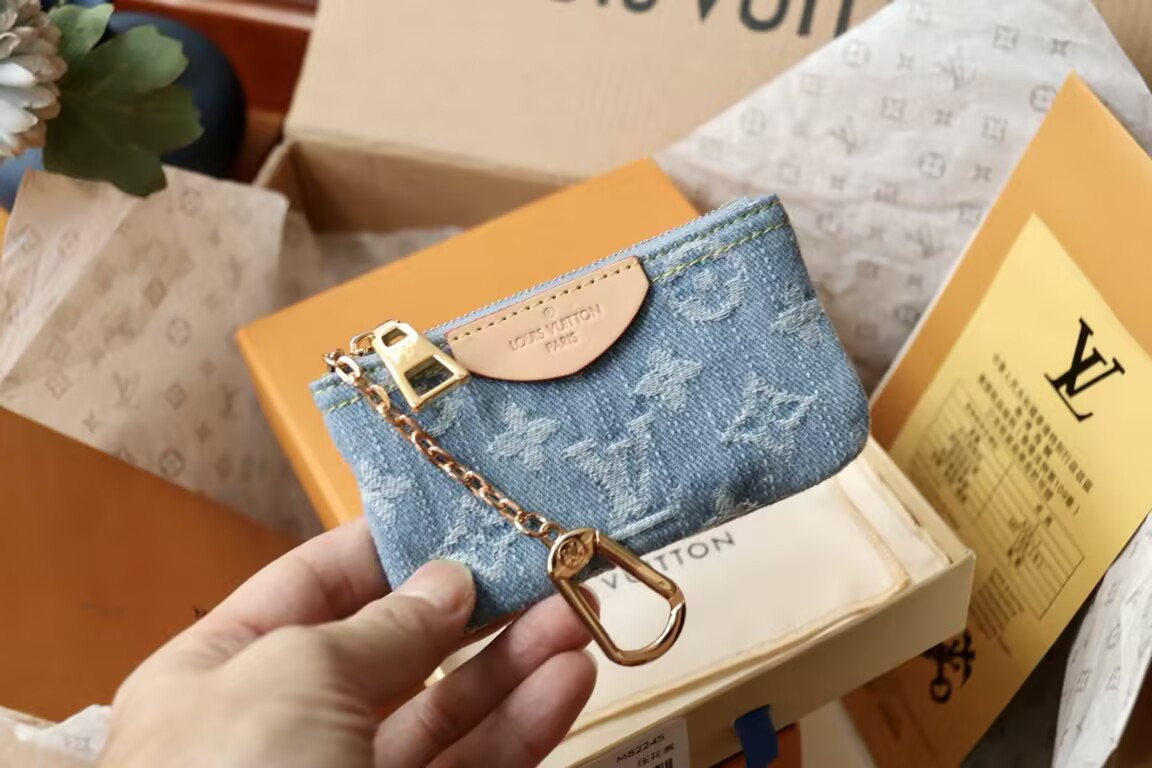 LV Wallet M82961