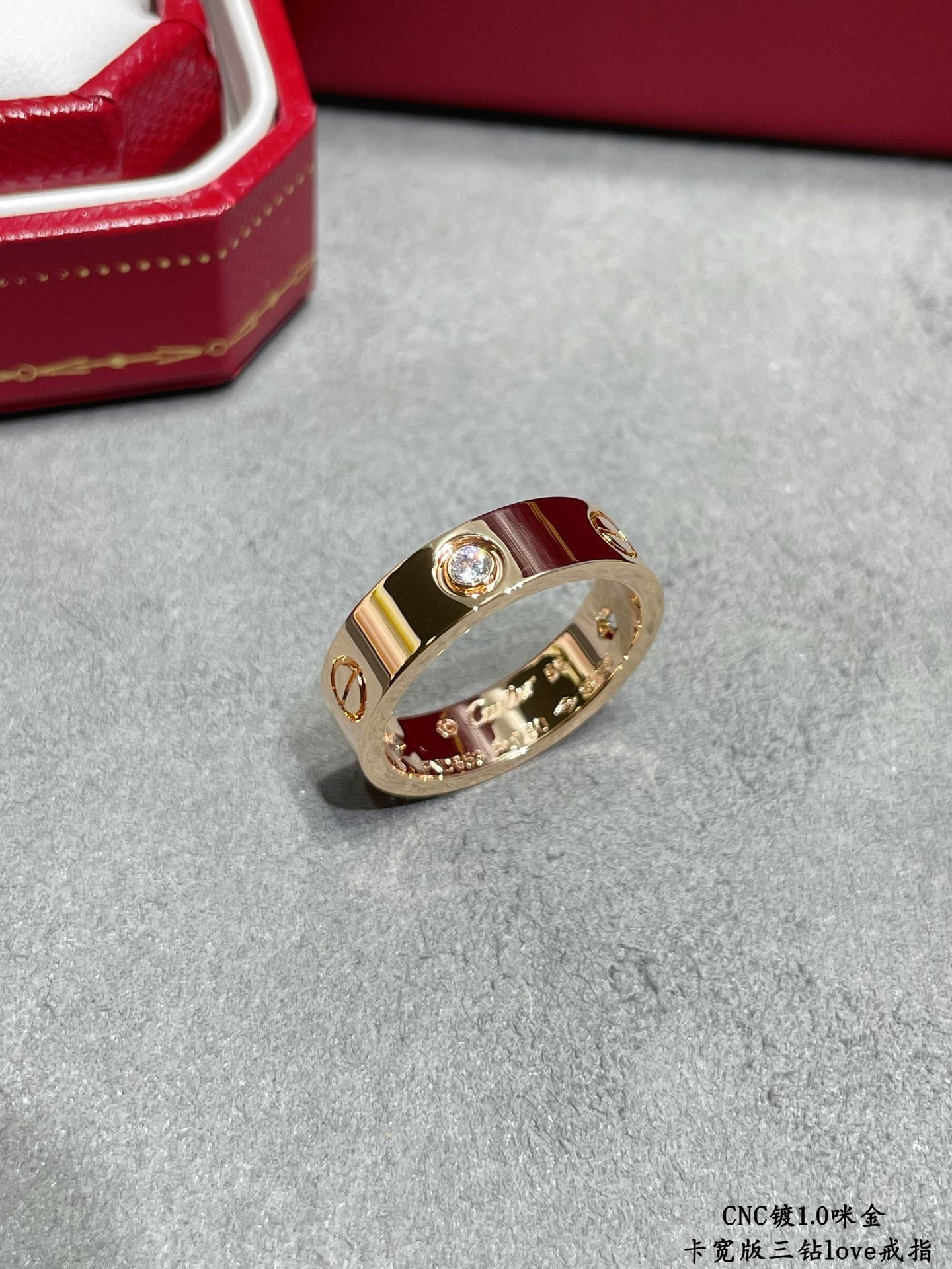 Ca*t*er Wide version three-diamond LOVE Ring