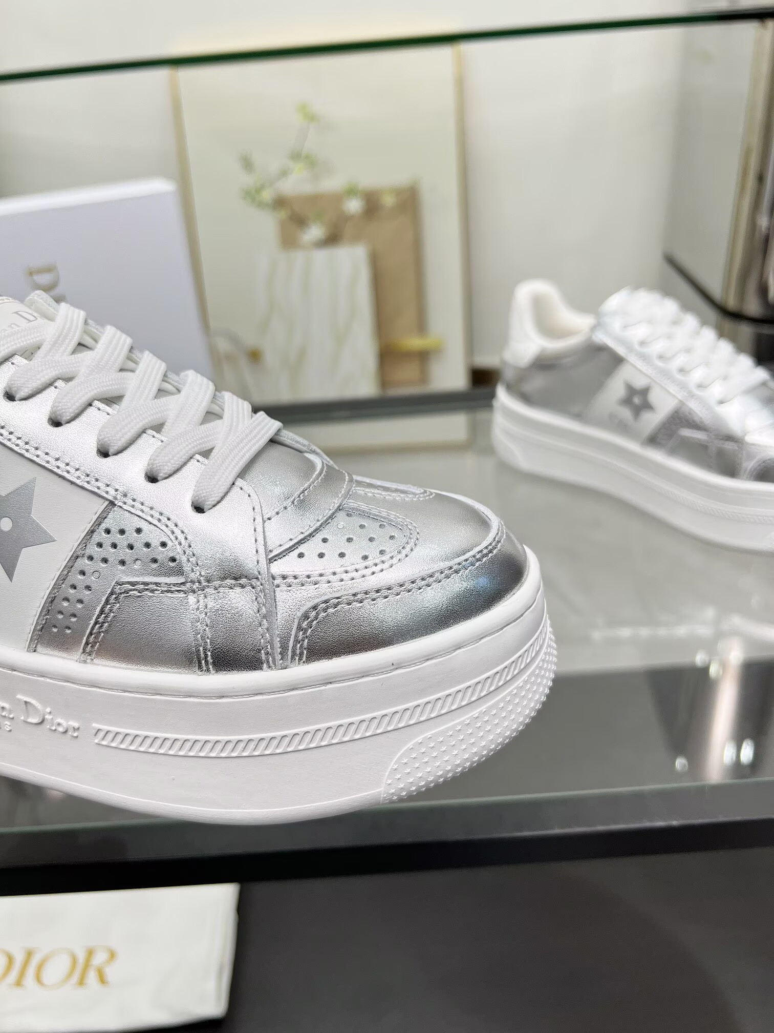 ua D*or star platform sneaker