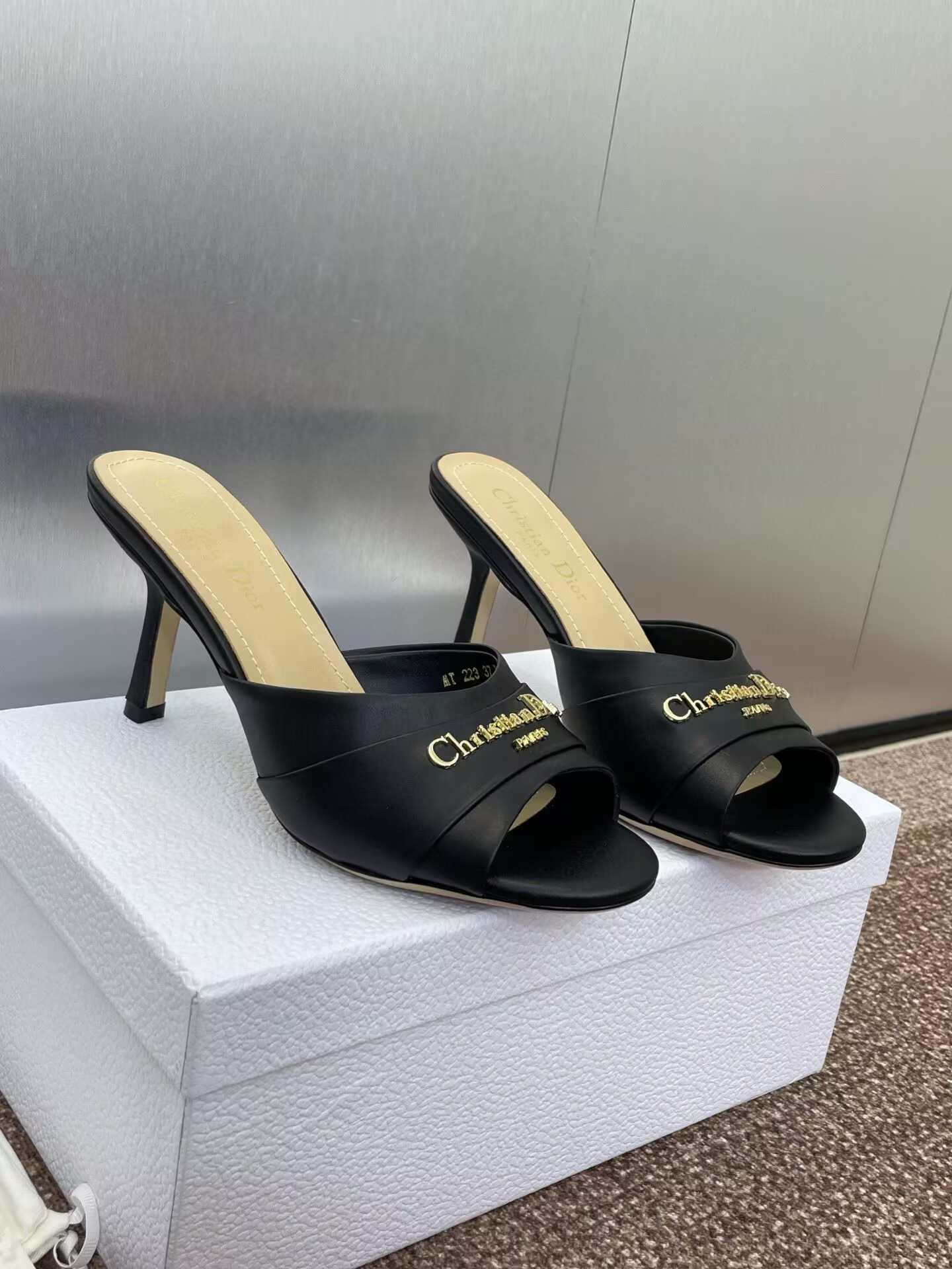 UA D*0r Heeled Slide