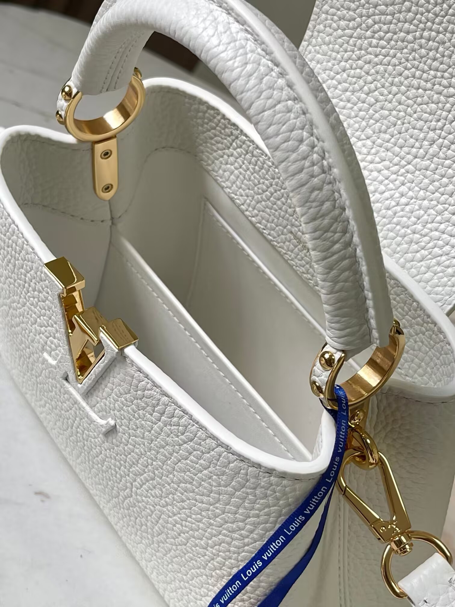 LV Capucines Mini M24733 21x14x8cm