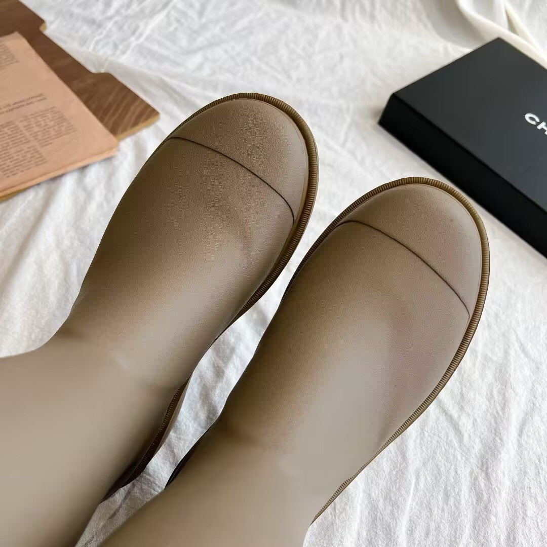 ua Ch*el boots