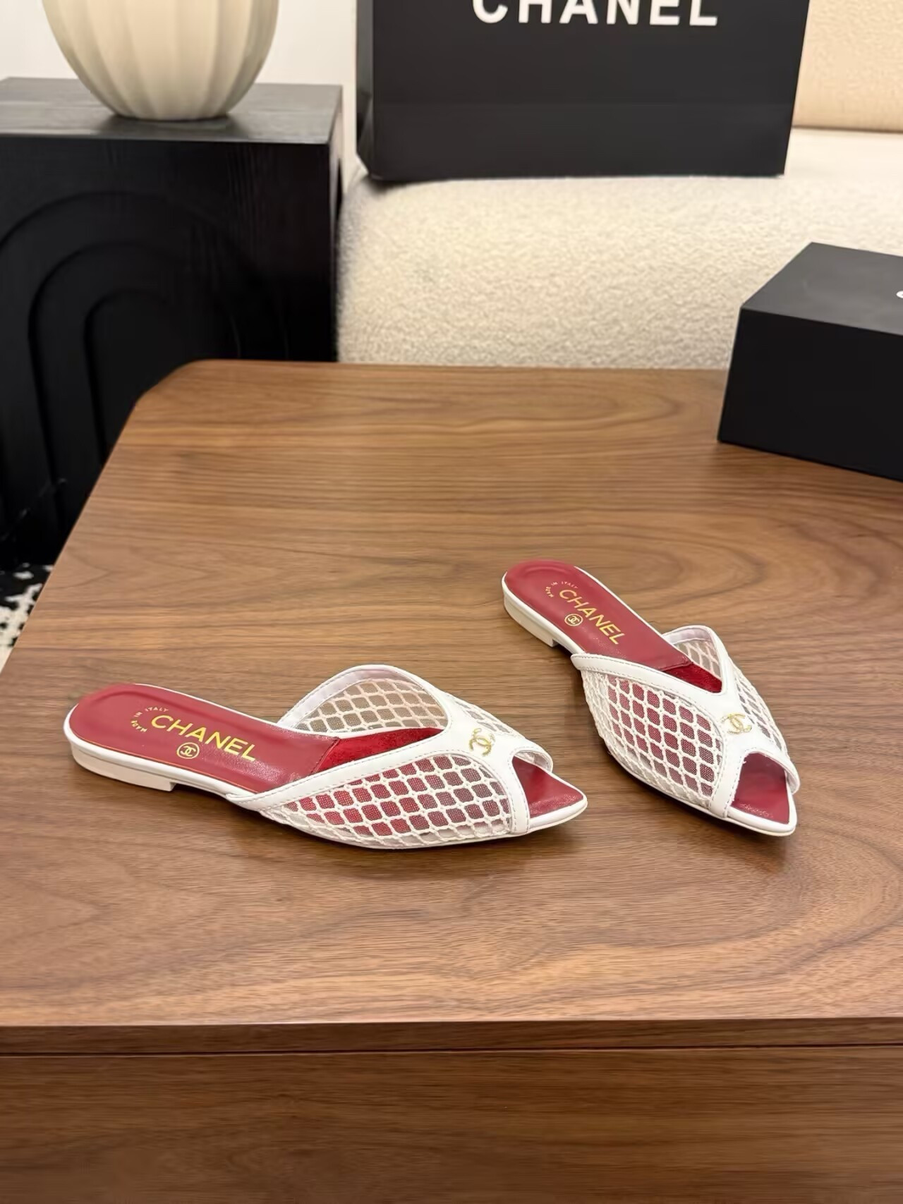 ua Ch*el sandals
