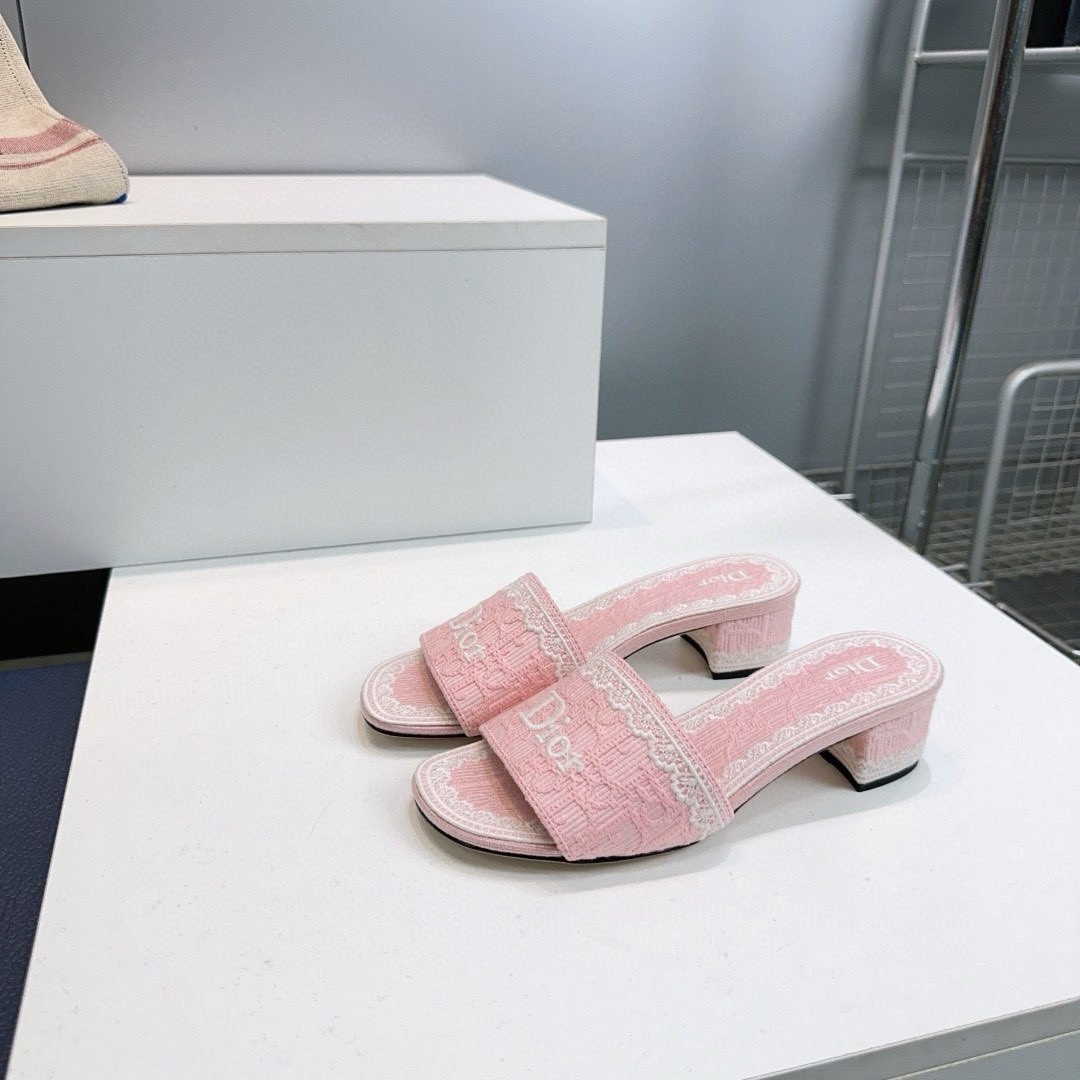 ua D*oramour D*or dentelle heeled slide