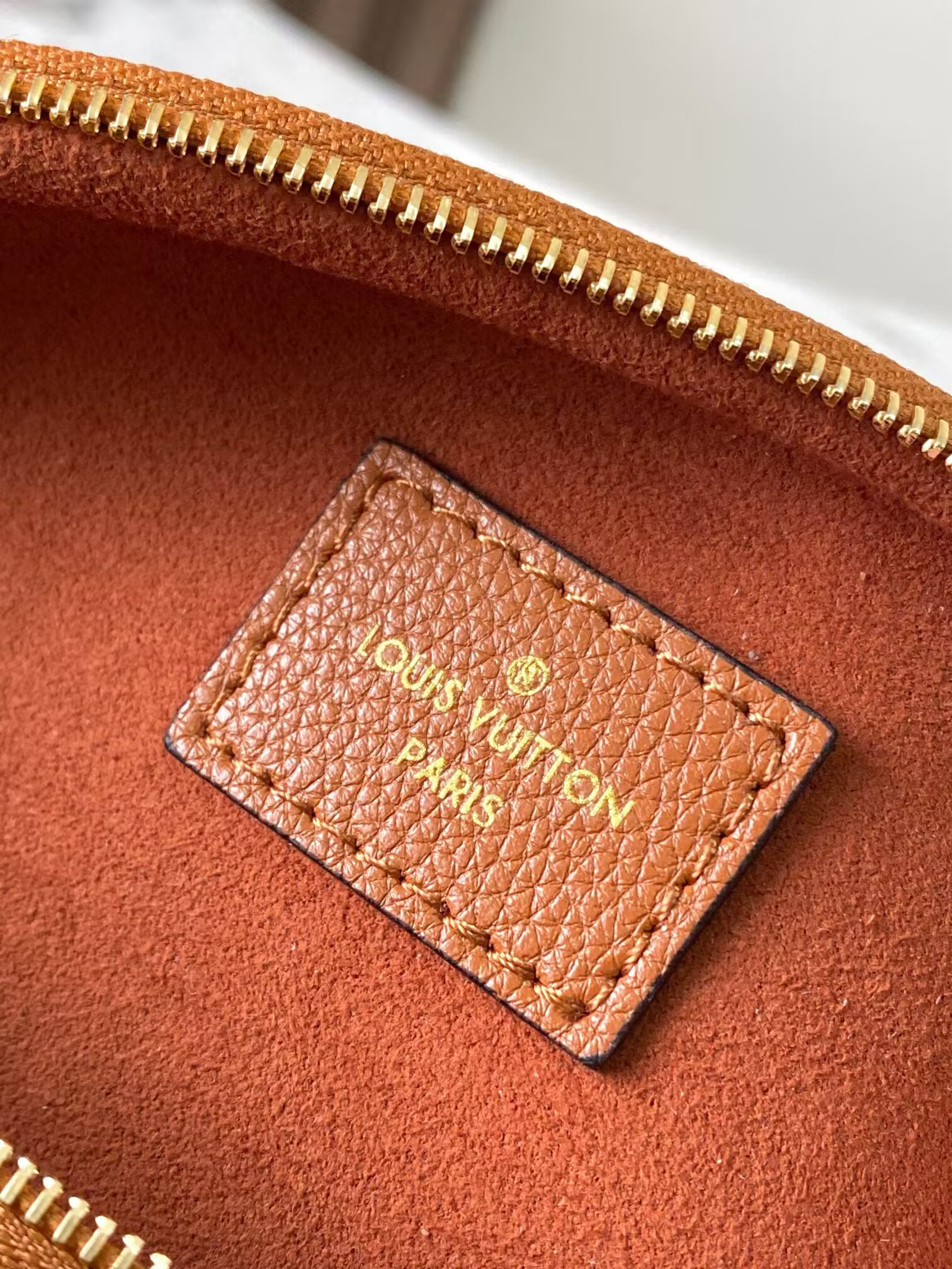 LV Mini Bumbag M12753 17x12x9.5cm