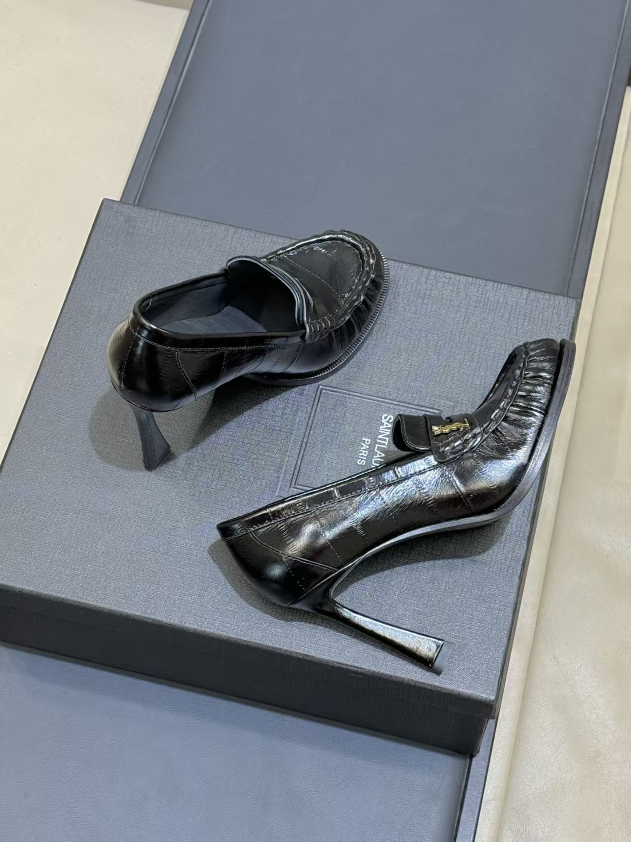 ua Y*L le loafer pumps