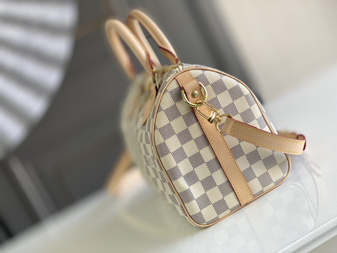 L0*is V*t0n N41374 Speedy 25