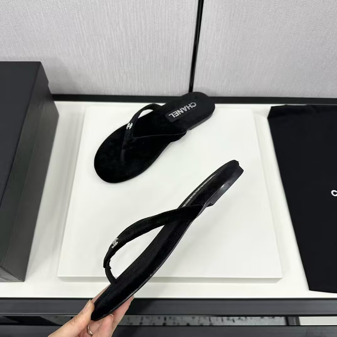 UA Ch*el Slides