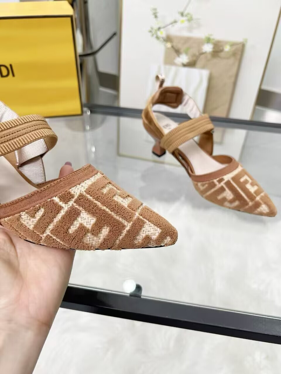 ua F**di slingback pumps