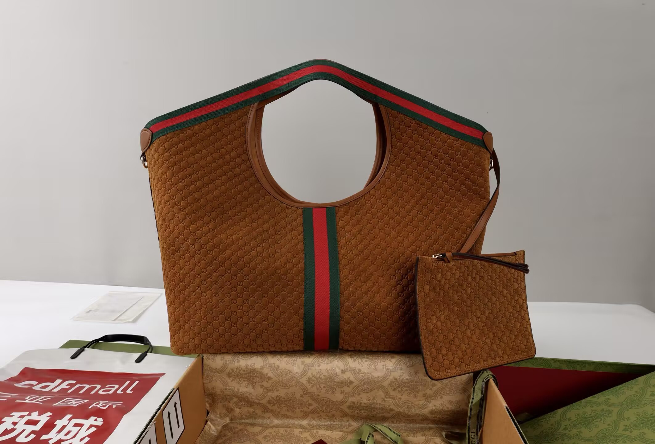 G*u*i giglio large tote bag 60x47x16cm