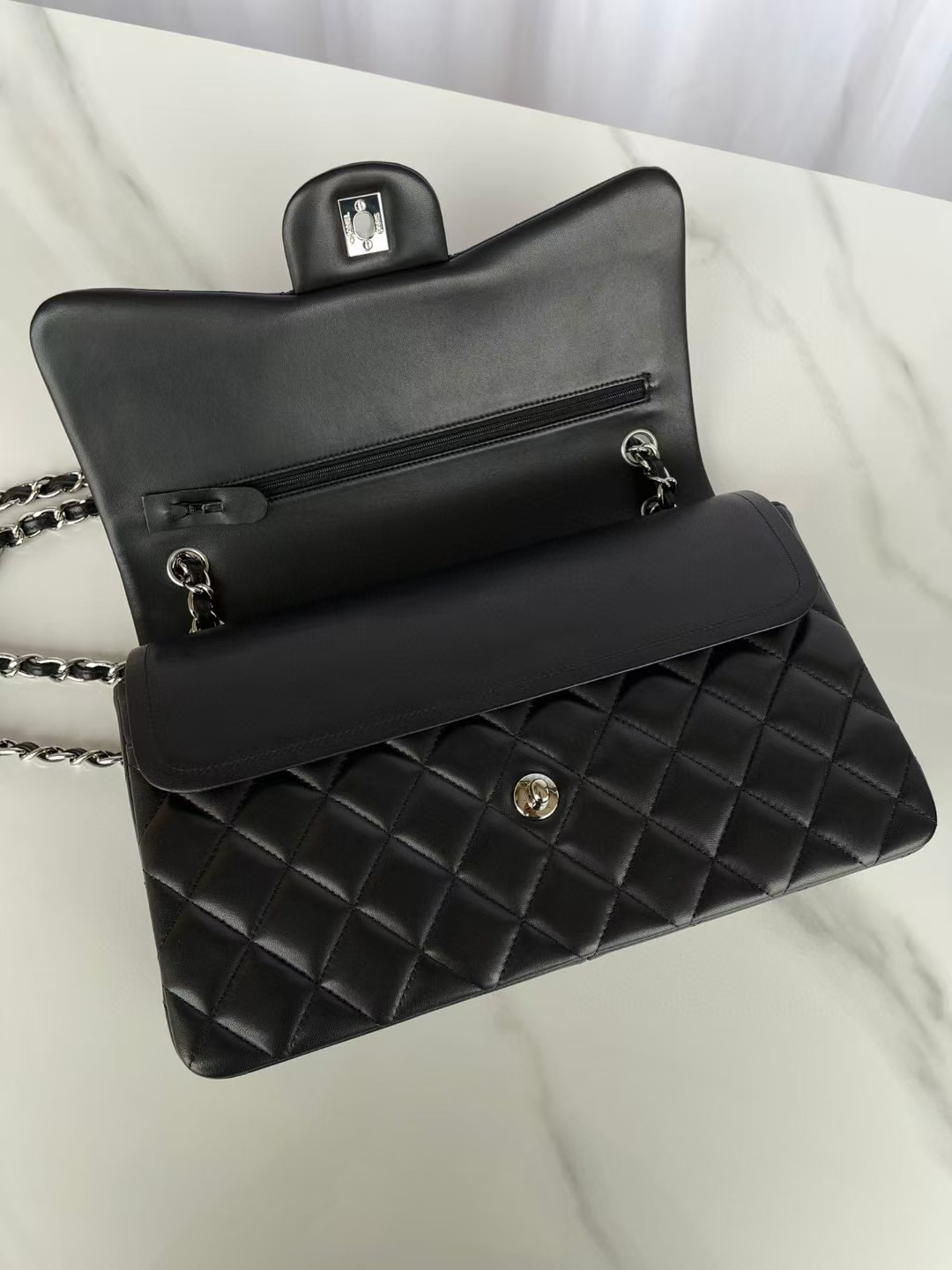 Ch*el Classic Flap Jumbo 30cm CF shiny black 19.5×30×10cm