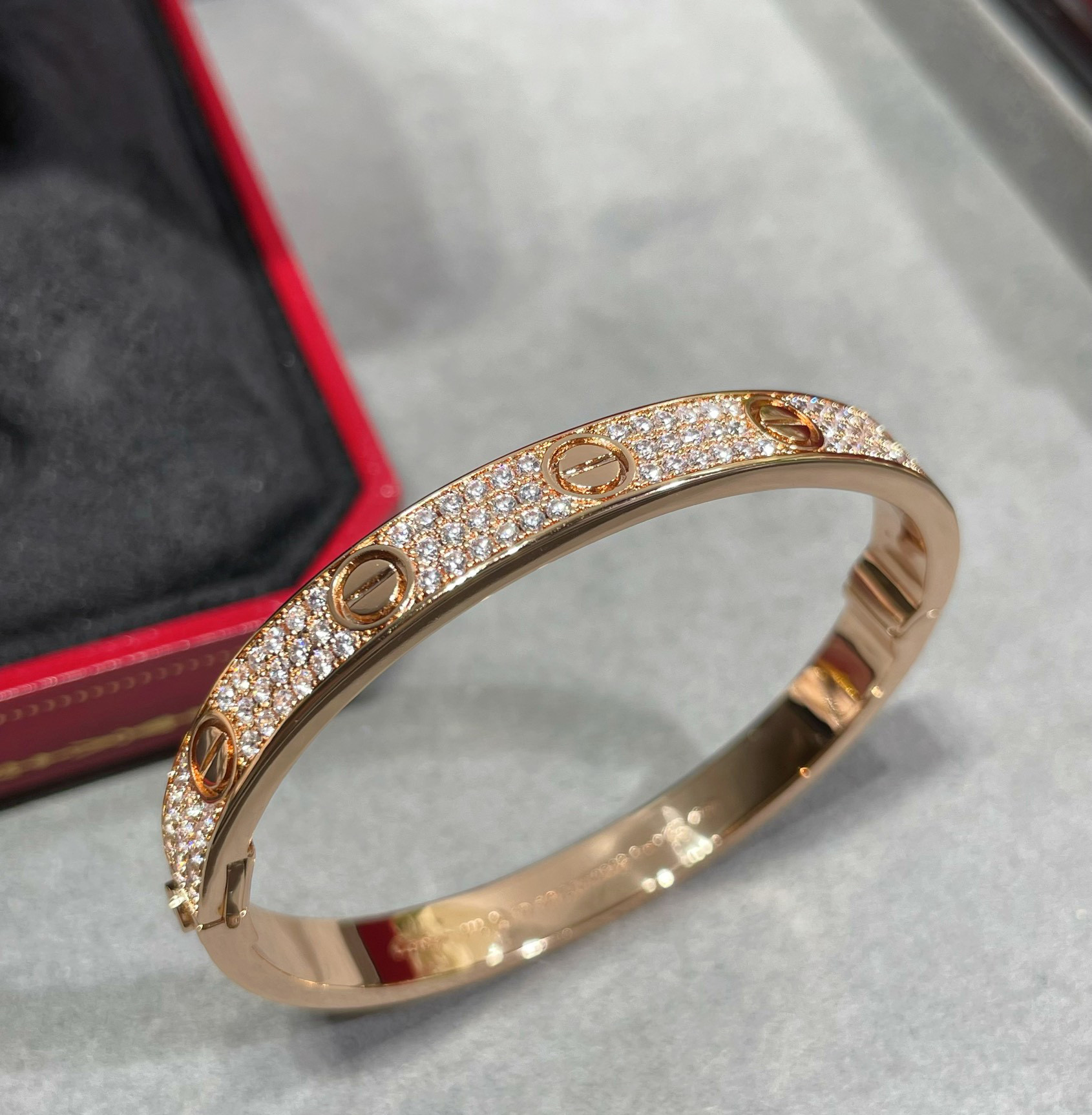 Ca*t*er Wide diamond star Bracelet