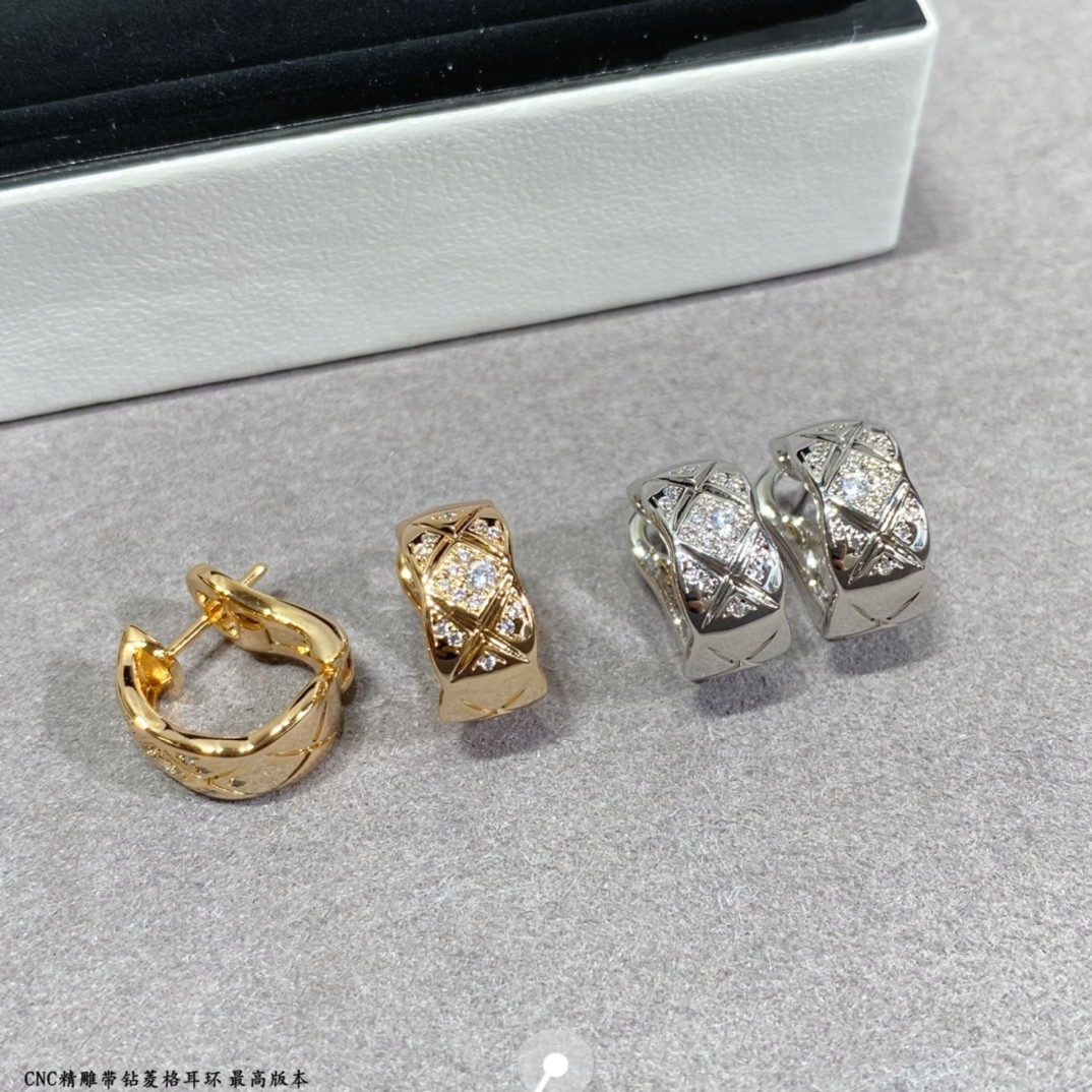 Ch*el Carved diamond with diamond Earrings