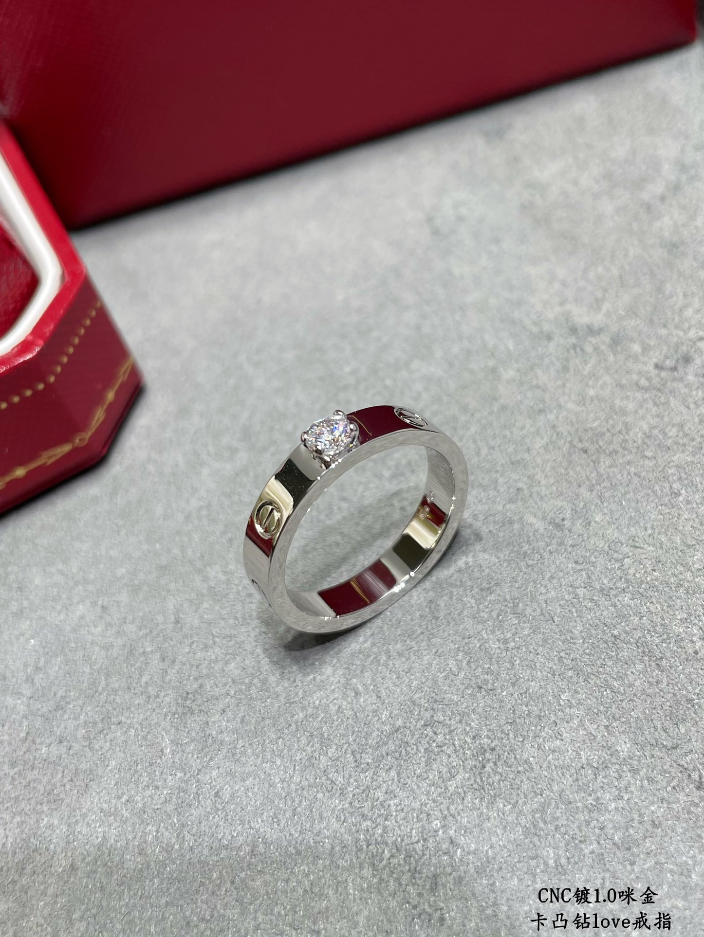 Ca*t*er convex diamond love stud ring