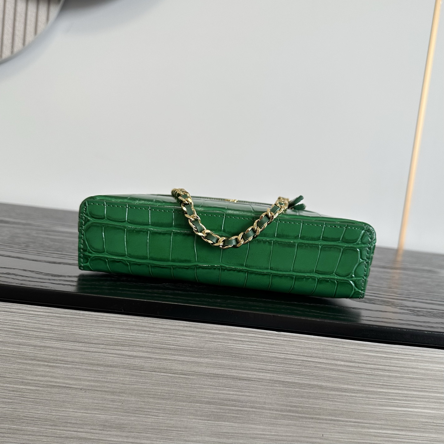 Ch*el vanity with chain 17x19.5x5cm