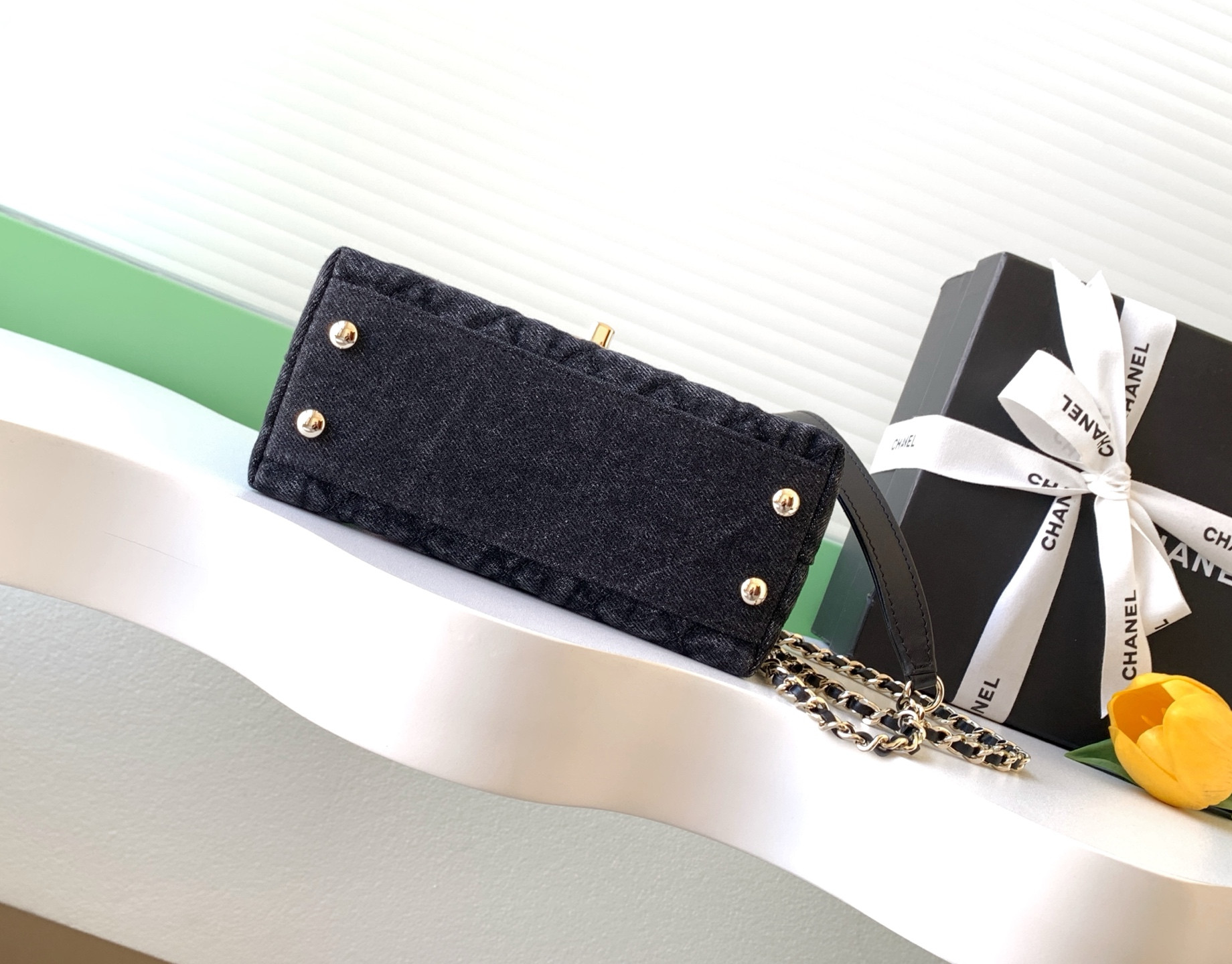 Ch*el coco clutch with chain 13x19x9cm