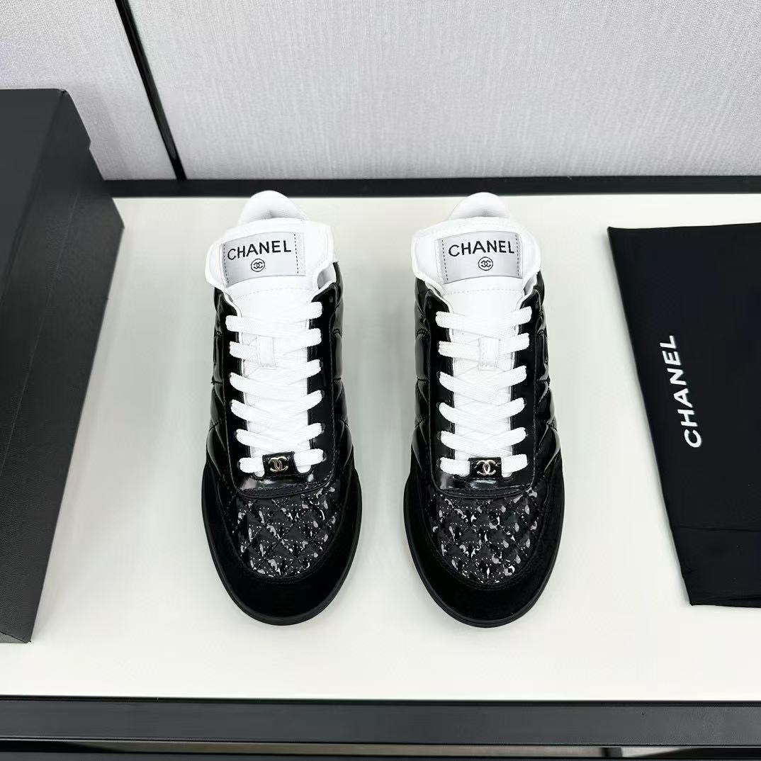 UA Ch*el SNEAKER