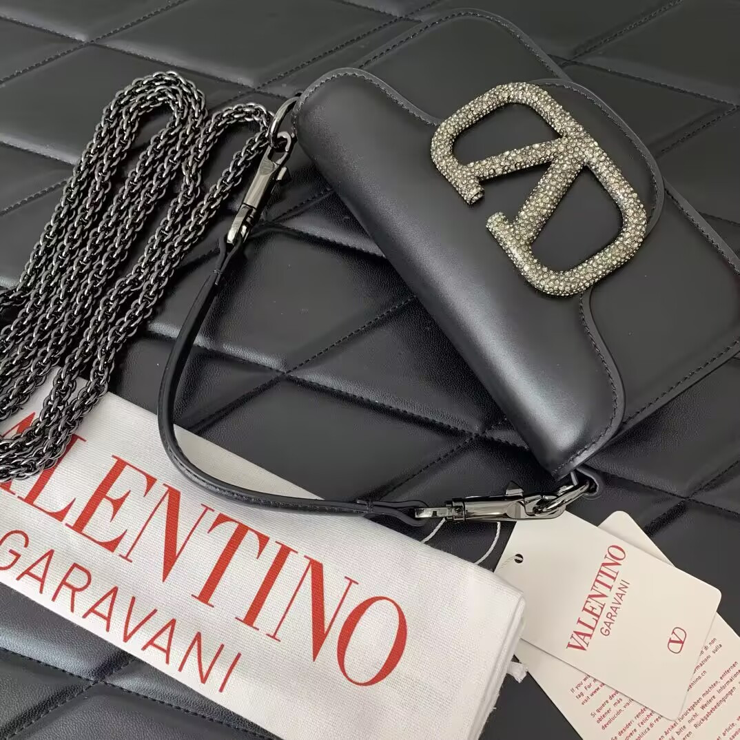 Va1e*ntin0 garavani locò small shoulder bag 20x11x5cm