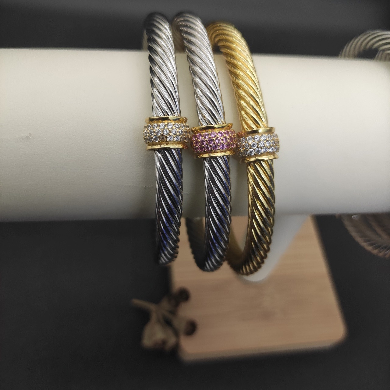 dau1d Yvrm*n 7mm round beads bracelet (wrist circumference 16-20cm)
