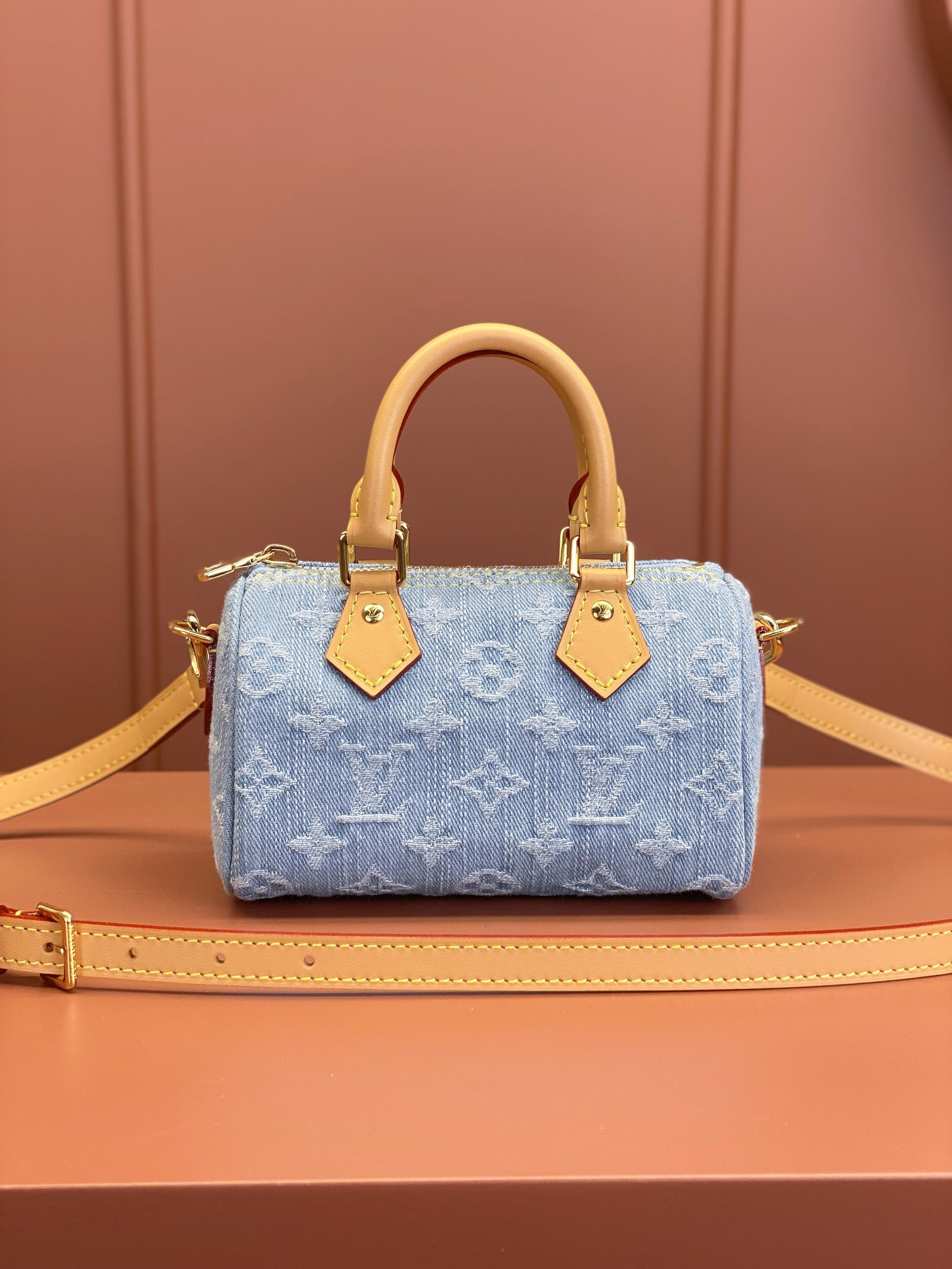 LV Nano Speedy M11212 6.3 x 3.9 x 3 in