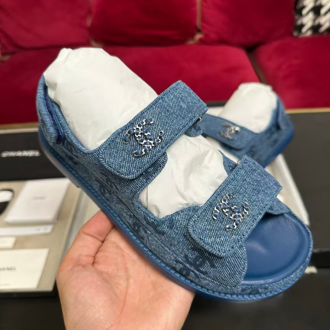 UA Ch*el Slides