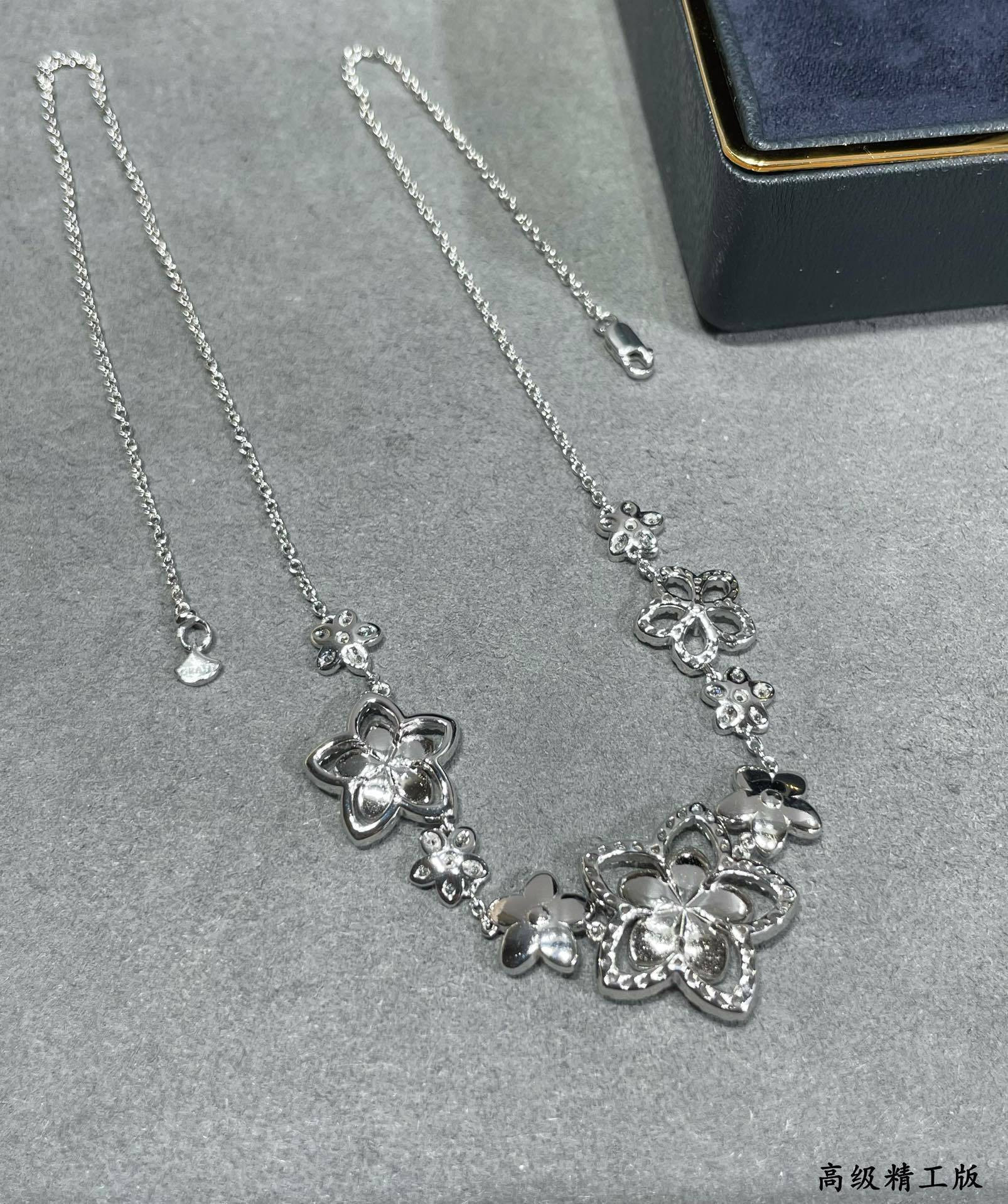 Gr*ff multi-flower necklace