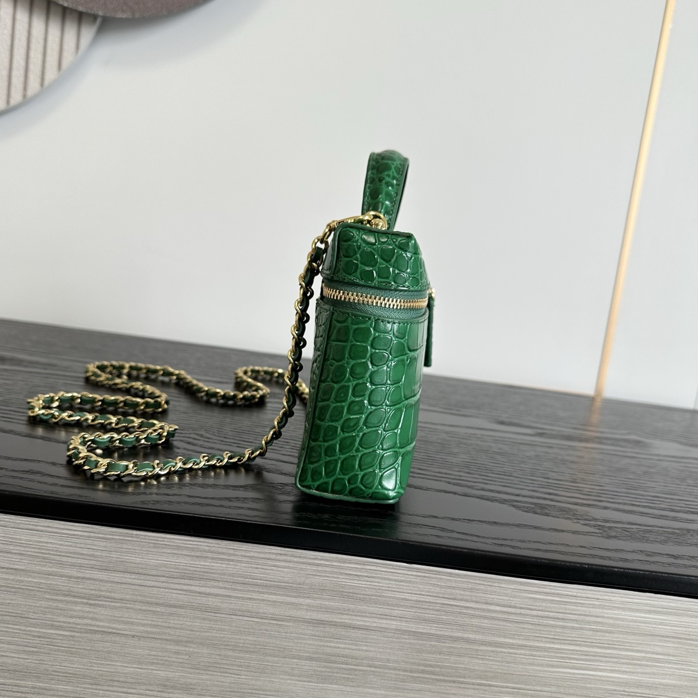 Ch*el vanity with chain 17x19.5x5cm