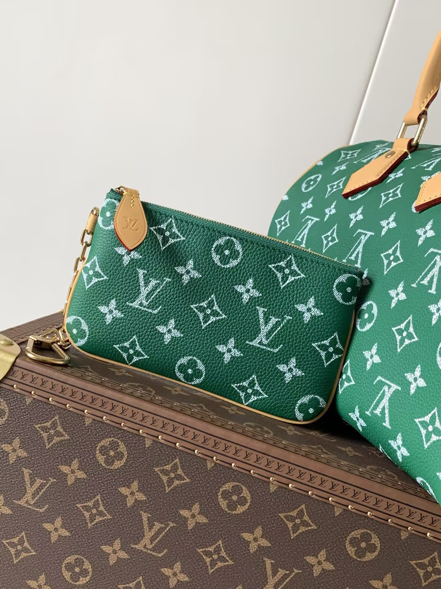 LV Speedy P9 Bandoulière 30 M14077 32x22.5x18cm