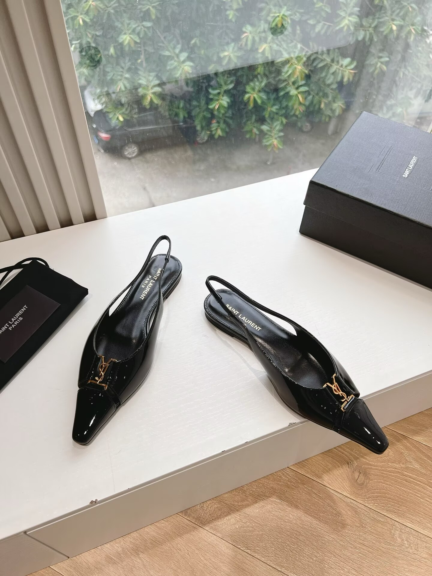 ua y*l Sa**t Lau*nt slingback