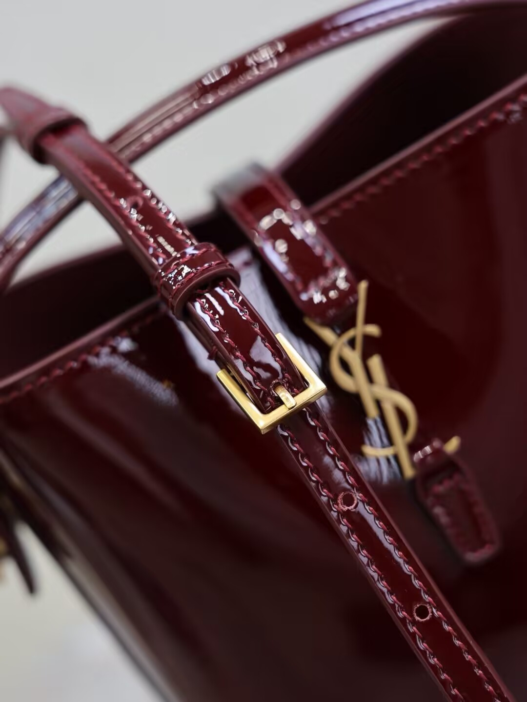 Y*L le 37 mini in patent leather 15x13x6cm