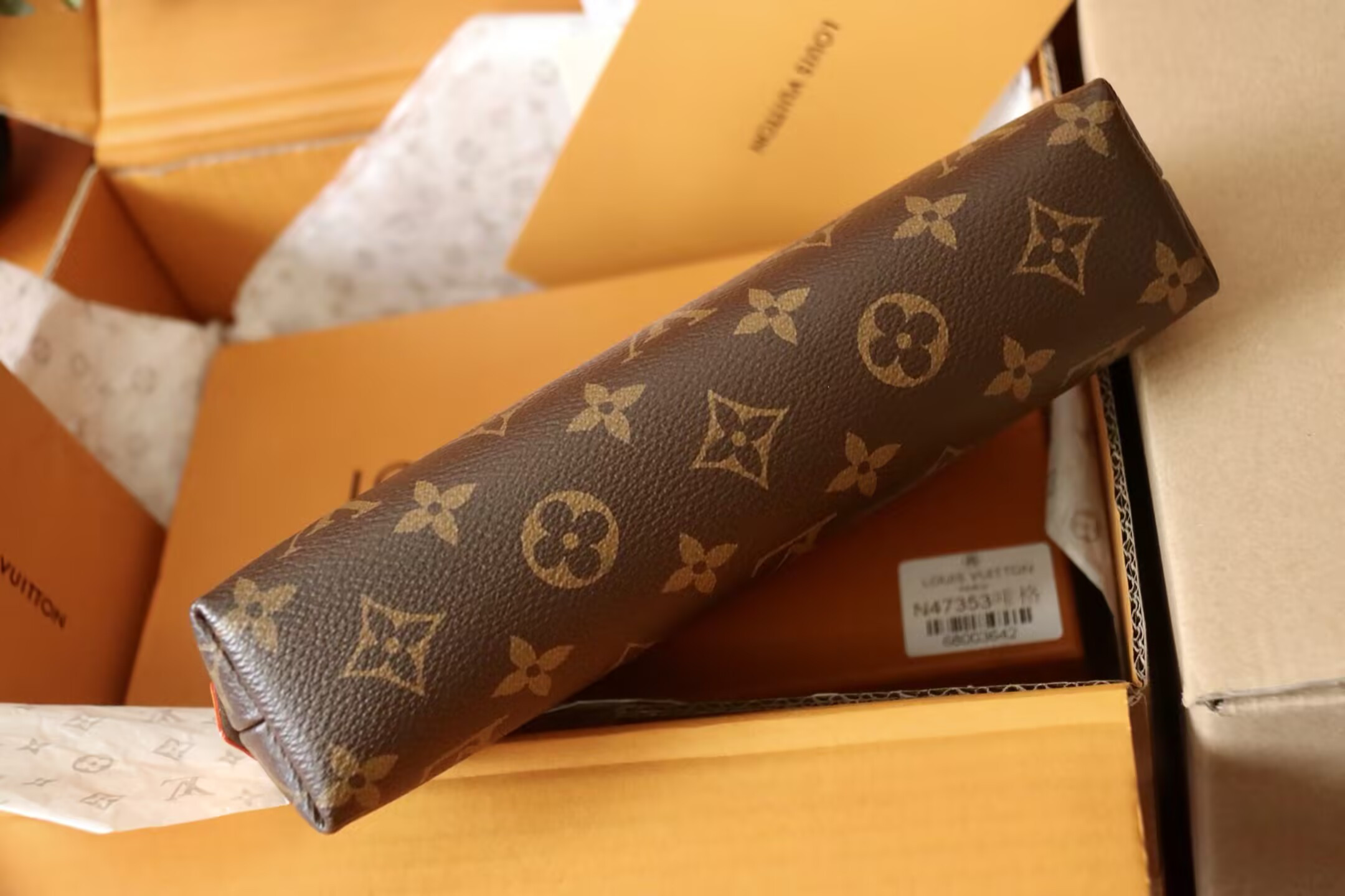 LV Cosmetic Pouch GM N47353 24x17x6cm