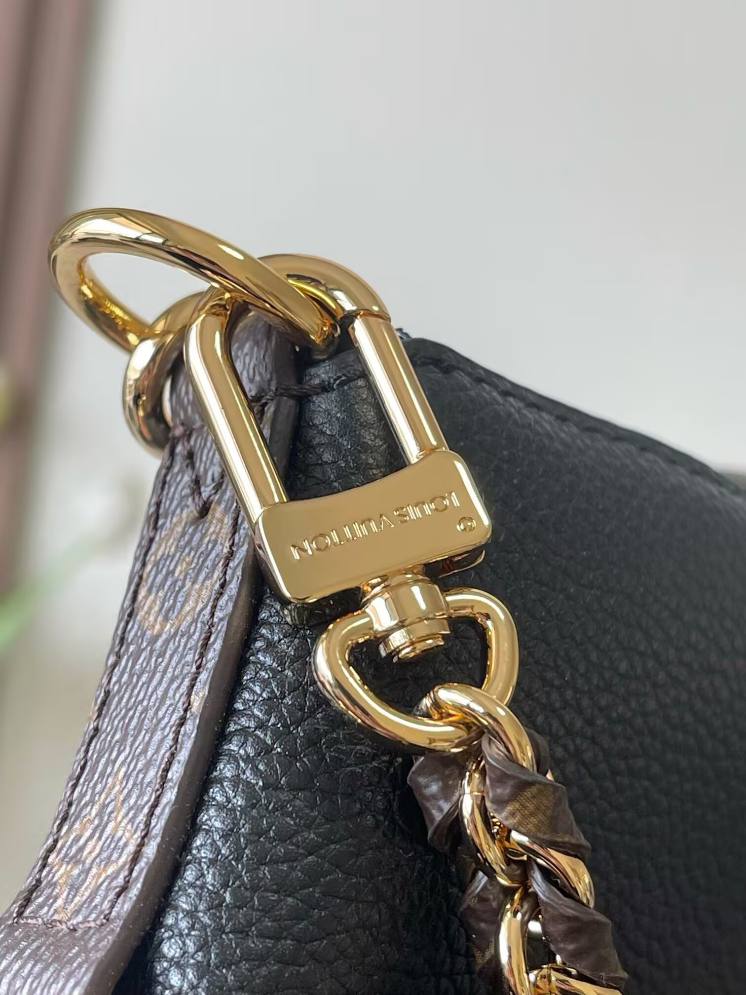 LV Multipass M29195 30x26x10cm