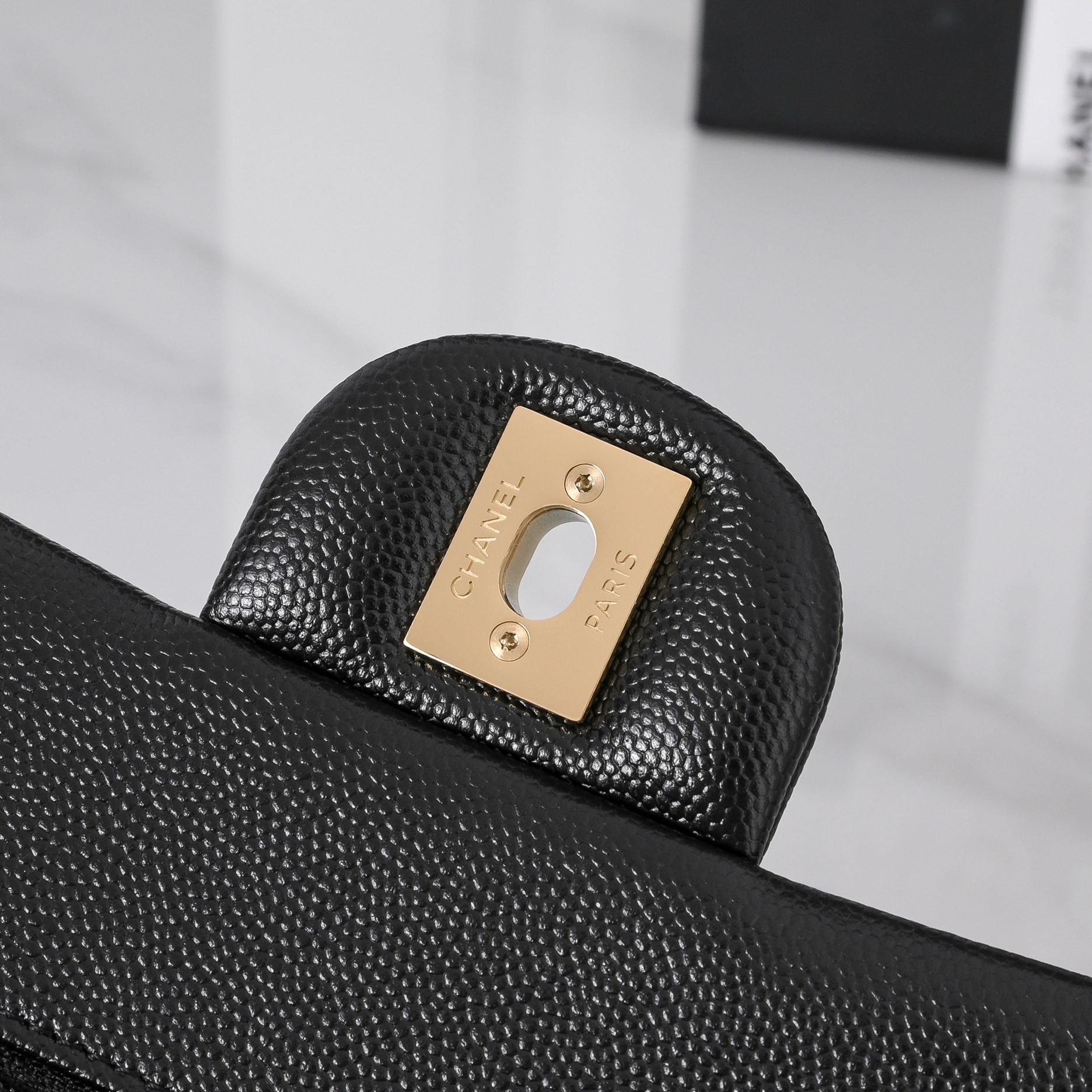 Ch*el classic flap handbag in caviar leather a01113 23x14.5x6cm