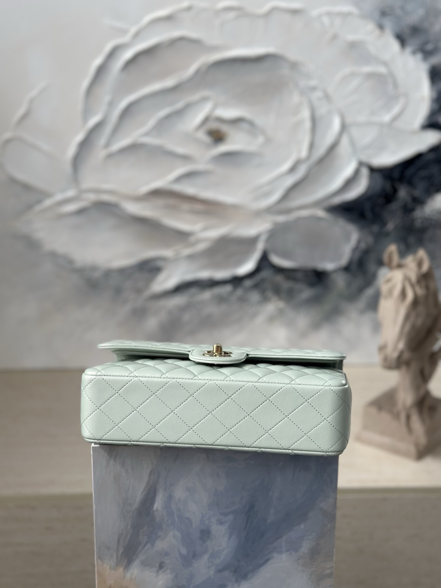 Ch*el flap bag pearlescent as1112 25.5x15.5x6cm