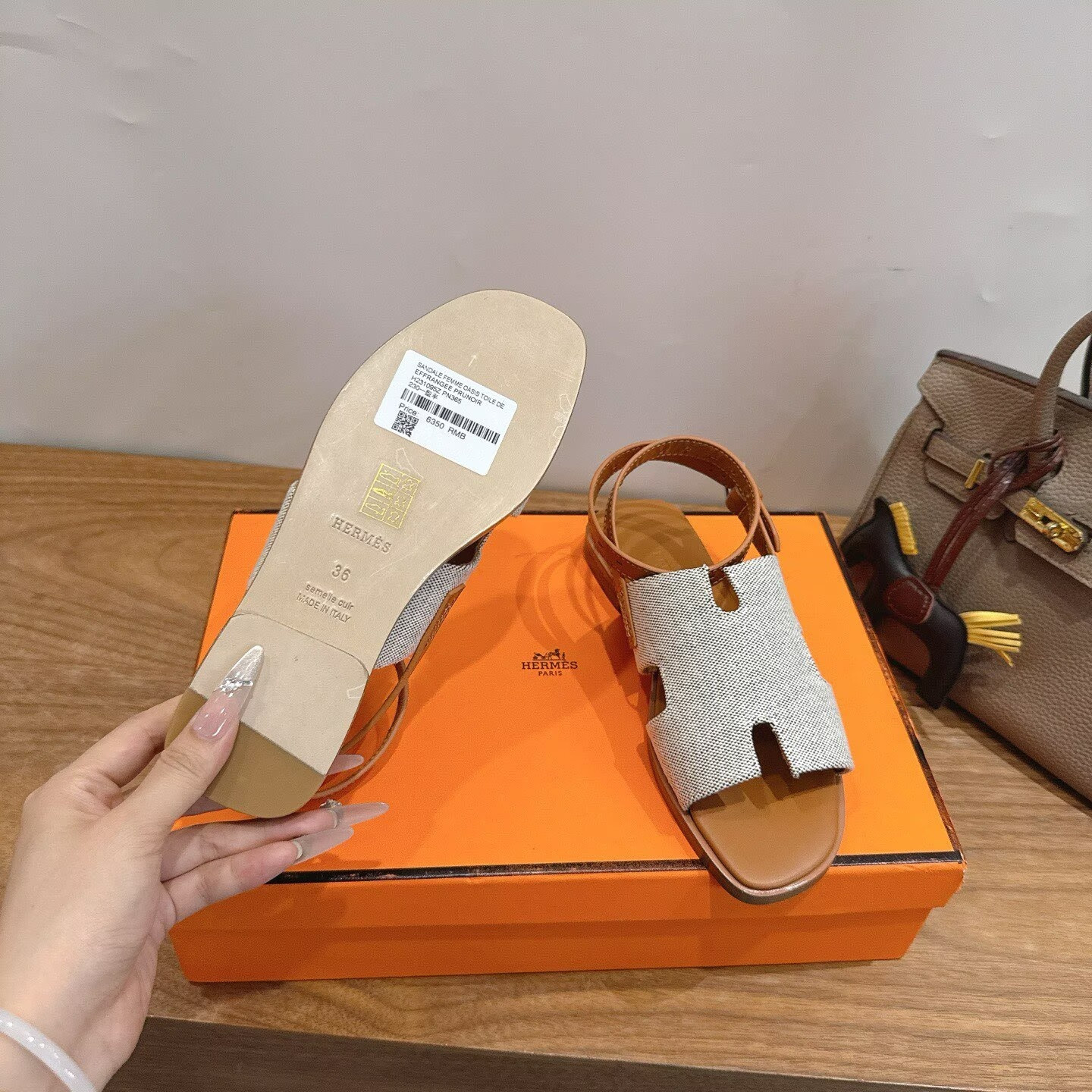 ua H**mes maya sandal