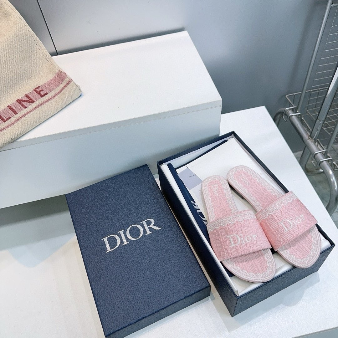 ua D*or dentelle slide