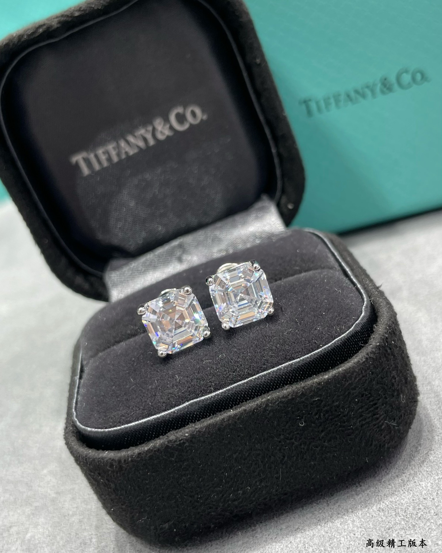 T*f*ny & Co. Four-Prong Stud Earrings 7x7mm Ag925