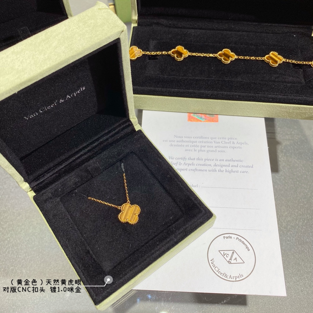 V*N CL*F & Arpels Medium Classic Natural yellow tiger eye four leaf clover Necklace Diameter approx 1.5cm,Chain length approx 40+5cm