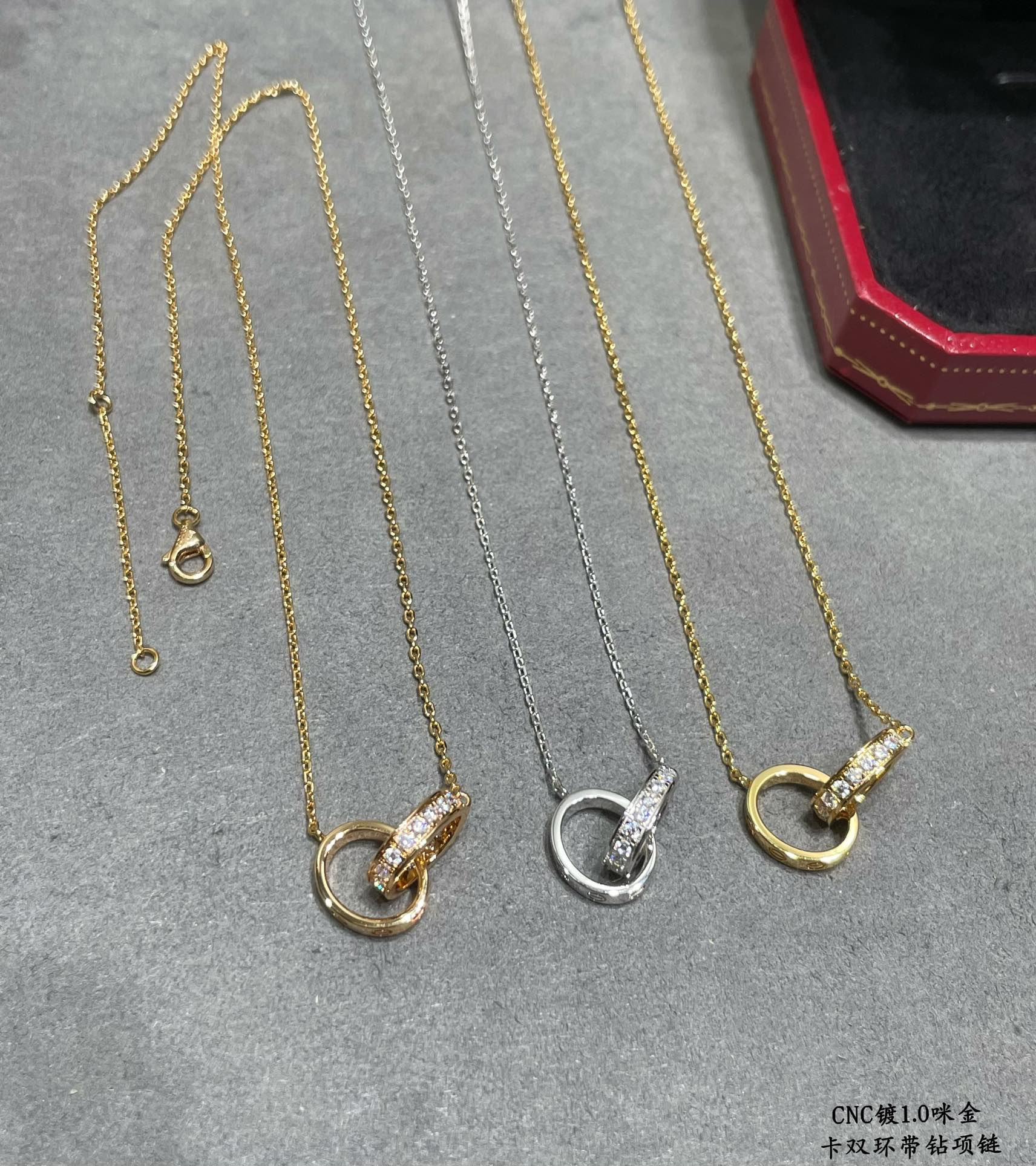Ca*t*er Double-loop diamond Necklace