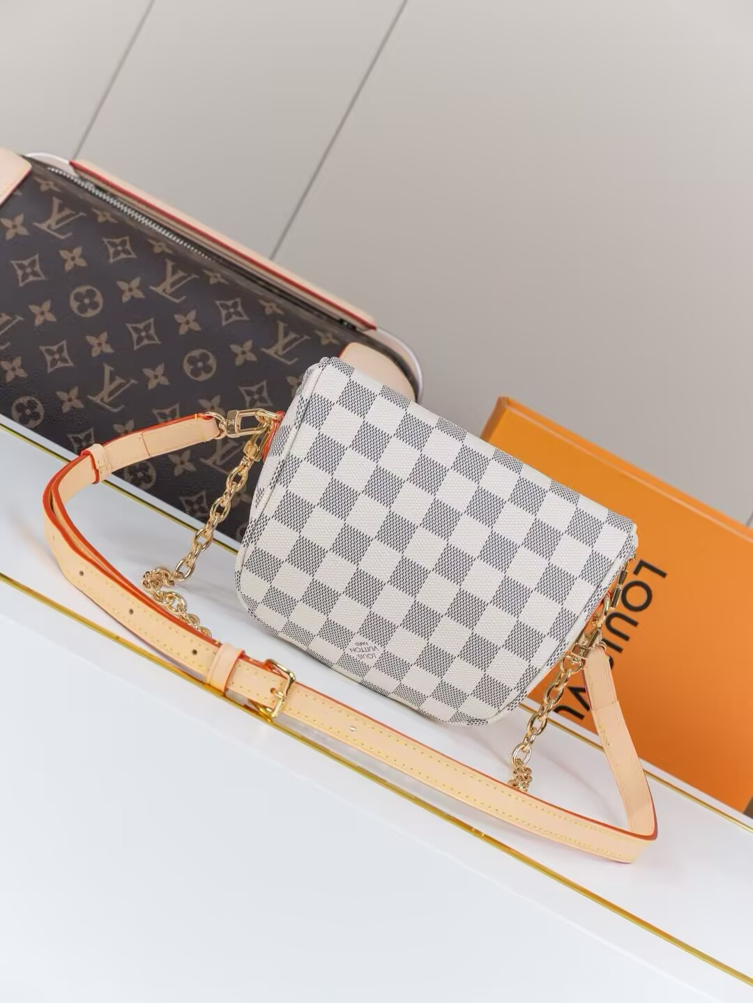 LV Mini Bumbag N00130 17x12x9.5cm