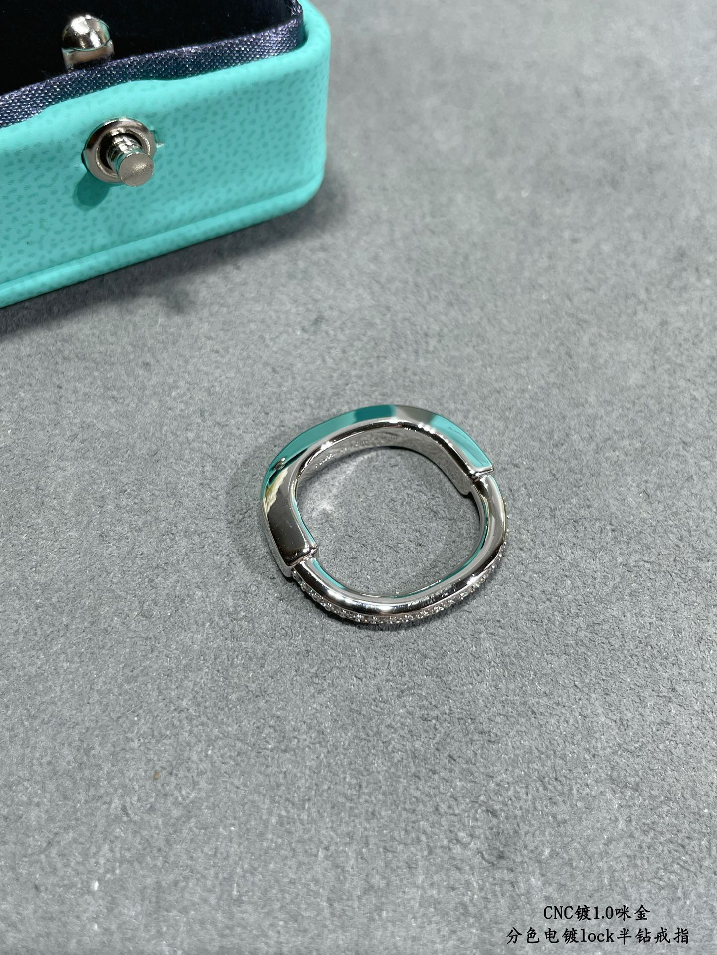 T*f*ny & Co. Lock Ring