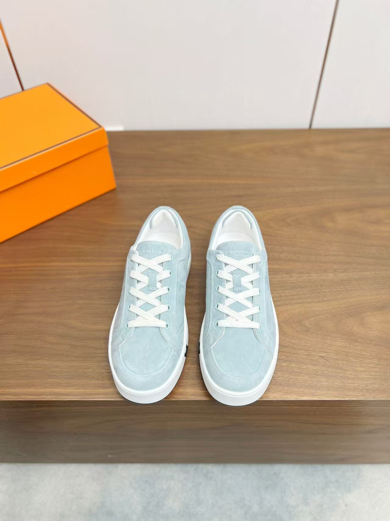 UA H**mes Sneaker
