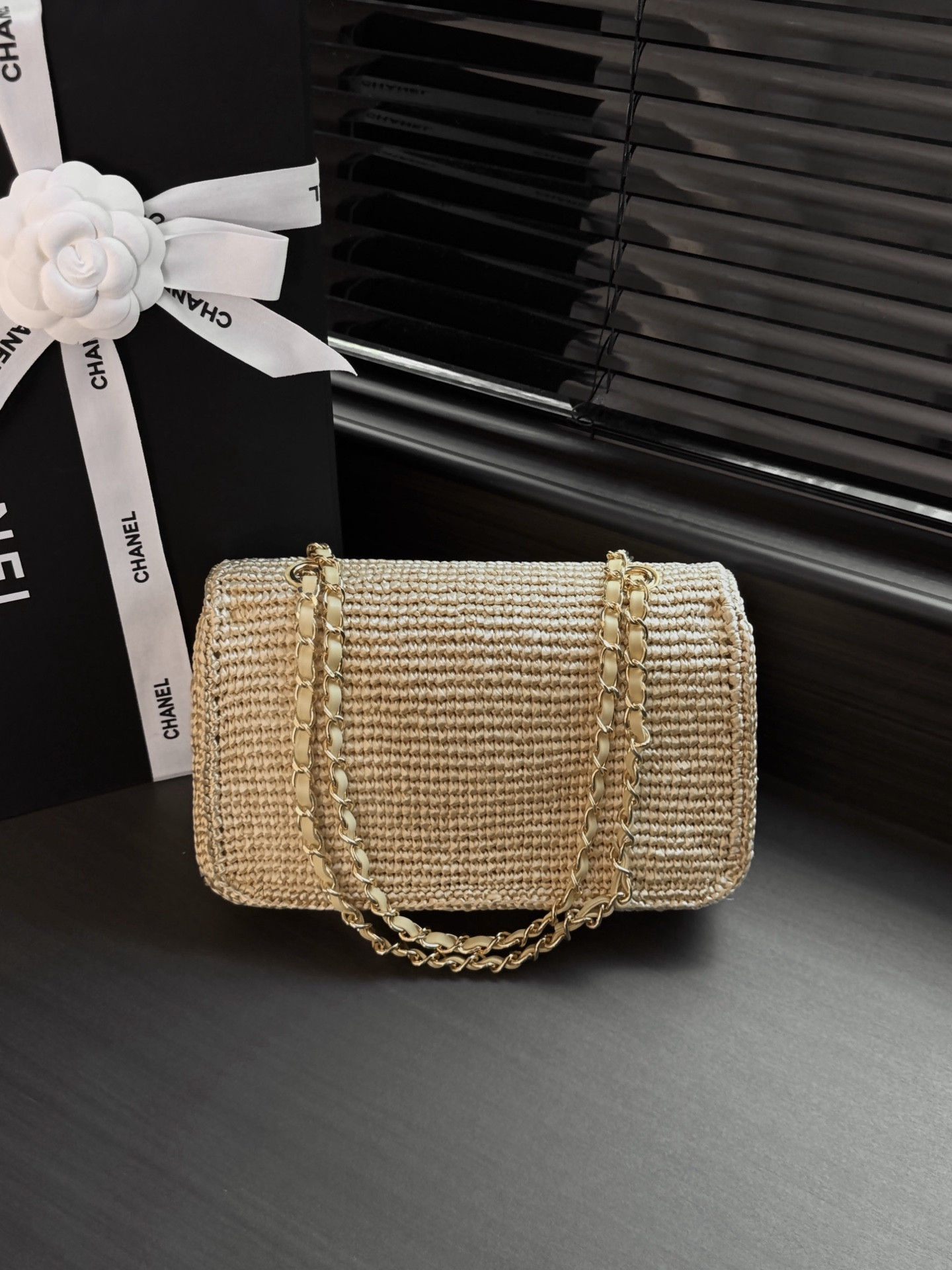 Ch*el flap bag as6088 16x25.5x7cm