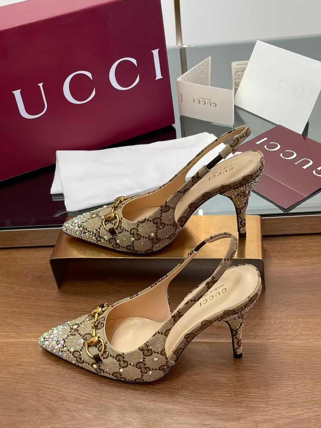 UA G*u*i WOMEN
