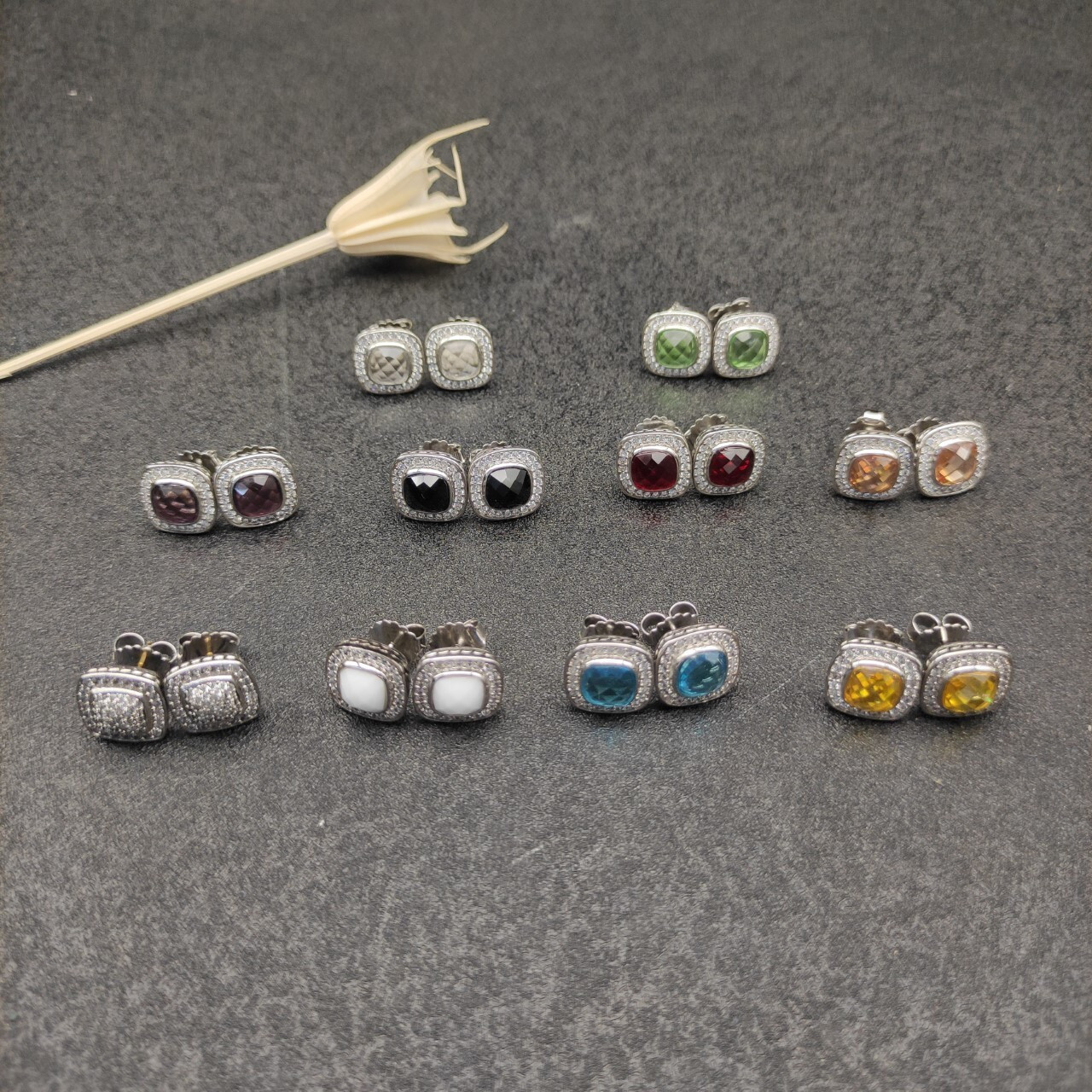 dau1d Yvrm*n square di*m*nd earrings