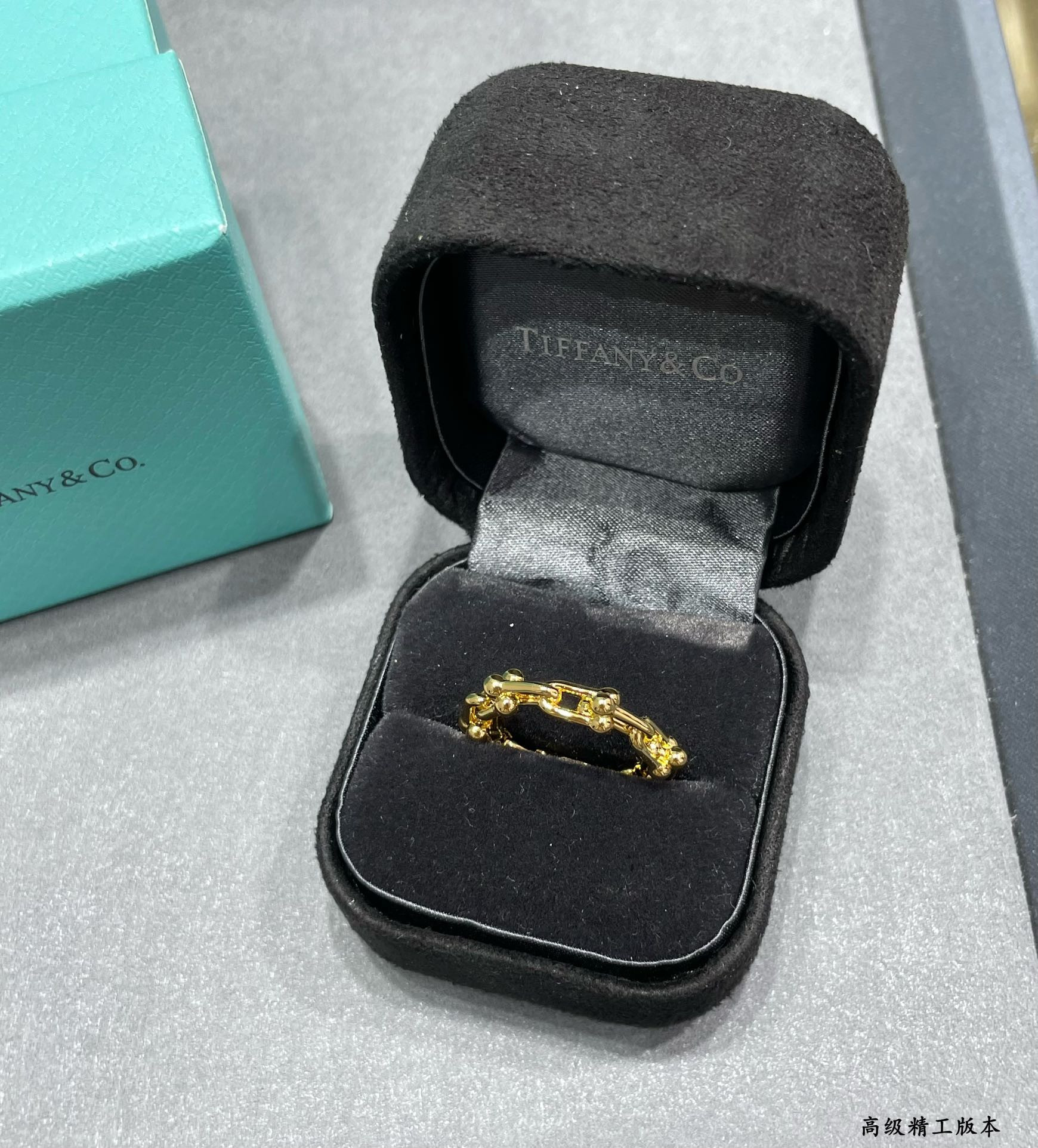 T*f*ny & Co. U-Link Chain Ring