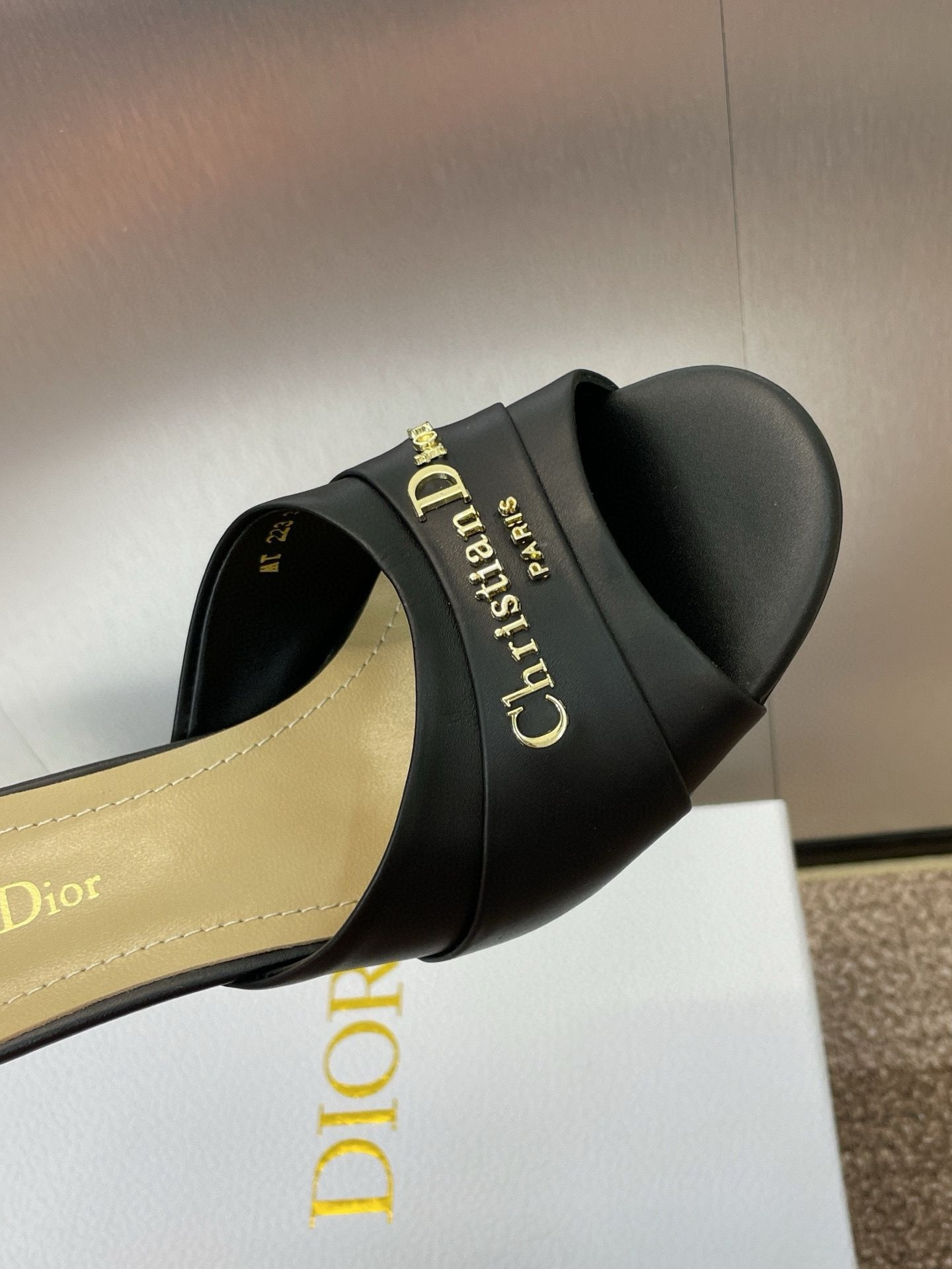 UA D*0r Heeled Slide