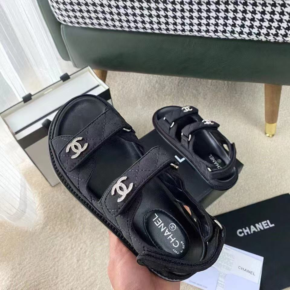 UA Ch*el SLIDES