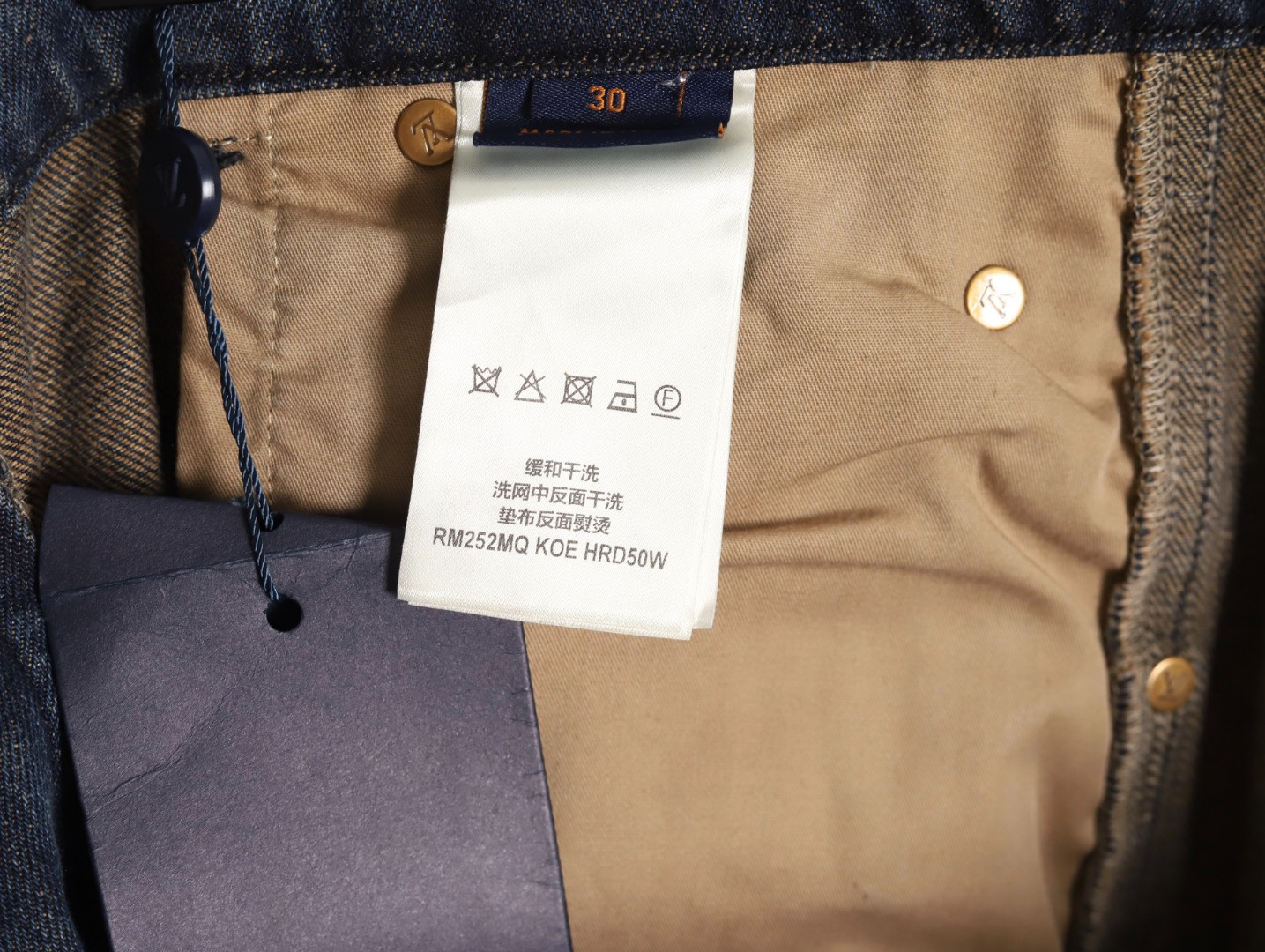 L0*is V*t0n LV shorts
