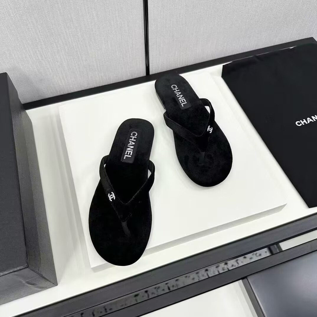UA Ch*el Slides